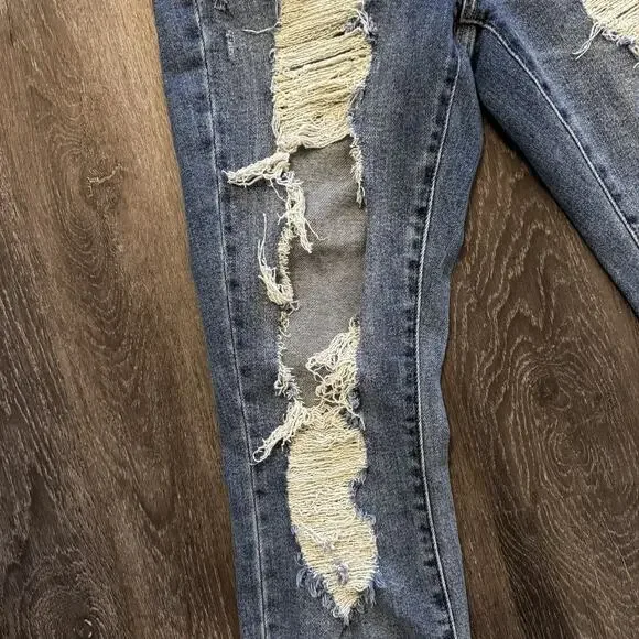 Judy Blue Distressed Shredded Jeans Straight Fit Size 7/28 Light Wash - Picture 3 of 16